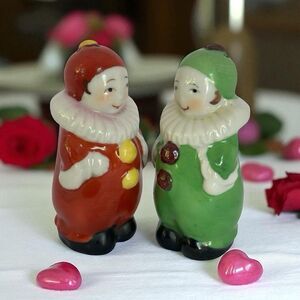 Vtg. Art Deco Red & Green PIERROT HARLEQUIN CLOWNS Salt & Pepper Shakers 3.75"